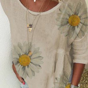 Daisy Floral Round Neck 3/4 Sleeves Casual Loose fitting T-shirt - L